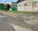 Ямы и выбоины на дороге начиная от перекрестка Новоникольское шоссе - ул 8 Марта и далее по ул. 8 Марта