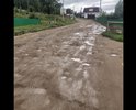 Дороги нет абсолютно. С каждой стороны ямы. Ямочный ремонт уже не спасает. Нужна нормальная человеческая дорога.