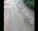 Дорога находится в черте города, не так далеко от центра. Обращения в администрацию не дали результатов. По дороге трудно ездить, постоянно с соседями проводим мелкие ремонты своими силами (засыпаем глубокие ямы). Во многих местах асфальта уже просто нет, стерся до самого грунта)
