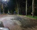 Начиная от ул.Советской до дома номер 3,включительно, на дороге практически отсутствует асфальтное покрытие. Дорога в очень печальном состоянии. Ямы невозможно объезать,они на всей ширине дороги. Хуже улицы в городе я не видел.