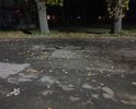 Начиная от ул.Советской до дома номер 3,включительно, на дороге практически отсутствует асфальтное покрытие. Дорога в очень печальном состоянии. Ямы невозможно объезать,они на всей ширине дороги. Хуже улицы в городе я не видел.