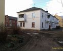 Вот через такую слякоть приходится пробираться жителям дома № 38/65 и 40 по ул. Елисеева во Ржеве Тверской области…
После личного приёма Администрация г. Ржева произвела ямочную подсыпку гравием, но... ровно половину придомовой территории дома, направив письмо от 18.08.2017 г. за подписью зам. Главы г. Ржева Сияркина Е. С., в котором сообщалось: «Работы по подсыпке дорожного полотна и ликвидации несанкционированной свалки... будут выполнены силами управляющей компании МУП г. Ржева "Содействие"»... 
Не подсыпали.
Тогда мы в 2018 г. обратились в суд с иском к Администрации г. Ржева и управляющей организации МУП г. Ржева «Со-действие» с требованиями произвести благоустройство придомовой территории: ликвидировать земляную насыпь и стихийную мусорную свалку во дворе дома № 38/65 по ул. Елисеева в г. Ржеве, произвести подсыпку гравием (щебнем) придомовой территории, обустроить съезды во двор с проезжей части улицы Елисеева между домами № 38/65 и № 40 и улицы Революции во обеспечение проезда личного автотранспорта и специального автотранспорта («скорой медицинской помощи» и пожарных расчетов)… Решением Ржевского горсуда Тверской области от 22.11.2018 г., оставленному в силе Твероблсудом, в удовлетворении иска отказано! Истцы НЕ ДОКАЗАЛИ, что живут в свинарнике и по уши в грязи! Так и живем в дерьме как быдло народное! Вот и подумайте: это дорожная непроходимость или чиновничья...
