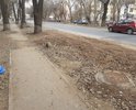 Асфальт тротуара по ул.Космонавта Комарова возле дома № 132 после проведенного ремонта систем ЖКХ в 2019 году был разрушен и не восстановлен.