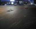 На перекрестке ул.Советская и ул.Орджоникидзе- 2 сильно провалившихся люка в асфальтовом покрытии