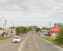 ул. Чичерина 105, 84 - очаг аварийности согласно Списка мест концентрации ДТП на территории Приморского края по итогам анализа аварийности за 2018 год в разрезе  городских округов и муниципальных районов Приморского края, а также перечень мероприятий, которые планируется осуществить для ликвидации мест концентрации ДТП. Решение проблемы: Обустройство дорожными знаками 1.33 «Прочие опасности» на щитах типоразмера № IV со световозвращающей флуоресцентной пленкой желто-зеленого цвета, а также разметкой 2.7 и 2.5 Нанесение разметки термопластичными материалами. Установка дорожных знаков на щитах со световозвращающей флуоресцентной пленкой желто-зеленого цвета. Обустройство пешеходных ограждений. Обустройство наземных пешеходных переходов, совмещенных с искусственными неровностями. Обустройство пешеходного перехода стационарным (в том числе автономным) наружным освещением с увеличенной в 1.3 раза нормой по сравнению с освещением проезжей части. Обустройство дублирующих знаков 5.19.1 (2) над проезжей частью.