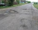Дорога соединяет гавриловское шоссе с федеральной трассой М5 (окружная дорога) Дорога на этой улице никогда не ремонтировалась со времени ее строительства, даже  ямочного ремонта не проводилось По дороге очень тяжело проехать на машине , тем более пройти пешком. Жители (более 50 дворов) с трудом передвигаются по ней до магазинов, общественного транспорта, в школу, садик.Все обращения по ремонту игнорируются