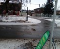 На дороге многочисленные ямы, отсутствует разметка, дорожные знаки с обозначением остановок общественного транспорта, пешеходных переходов, освещение улиц так же отсутствует.