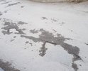 Ну участке ул. Щорса глубокие трещины, ямы и выбоины в асфальте (глубиной до 10 см!!); асфальт крошится и размывается, в т. ч. в местах некачественного ямочного ремонта; дорожное покрытие деформировано.