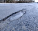 Автодорога Красное Село - Виллози - Гатчина. Участок Красное Село - Виллози ранее был по документам на территории Ленинградской области и обслуживался по заказу Администрации ЛО. Сейчас дорога передаётся Администрации Санкт-Петербурга, так как фактически находится на его территории. Передаётся уже больше года. А пока - участок бесхозный и денег на его ремонт выделить никто не может