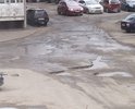 Глубокие ямы на проезжей части. Положите пожалуйста асфальт.