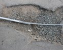 Дорога от трасс "Старая Руса-Парфино" на крюковскую развилку протяженностью 6 км находится в ужаснейшем состоянии, ямы глубиной от 10 см до 50 см, шириной - ВО ВСЮ ПРОЕЗЖУЮ ЧАСТЬ. Данная дорога соединяет большое кол-во деревень, автолавка ездит в лучшем случае-1 раз в неделю. Население данного участка более 50 домов. Но самое главное на данном участке дороги более 10 воинских захоронений ВОв, к которым ежегодно приезжают внуки  правнуки советских воинов-освободителей.