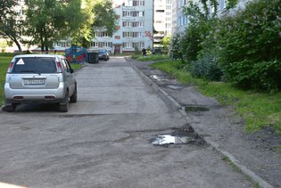 None, бульвар Строителей, 46