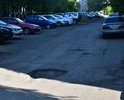 Двор разбит. На текущий момент стоит в планах на ремонт на 2024г год http://docs.cntd.ru/document/446681891