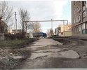 Часть дороги по ул. Энгельса перекресток с Горького. Много лет водоканал разрывал ремонтировал трубы. Образовалась яма. Дорожка пешеходная уничтожена. Осенью и весной целое озеро. Грузовые машины увеличивают яму.