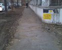 При выполнении дорожного ремонта в 2019 году улицы Куйбышева про часть тротуаров просто "забыли" или не были учтены для ремонта.
