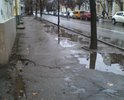 Тротуарная зона по ул. Пушкина находится в неудовлетворительном состоянии.