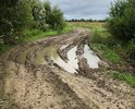Дороги как таковой нет, колейность, огромные ямы, часто даже на подготовленной а/м нельзя.
