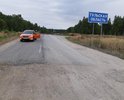 А/д Козельск - Белев. На протяжении многих десятилетий отсутствует дорожное покрытие на 2-х километровом участке от деревня Юрино Козельского района до границы Калужской и Тульской областей. В целом а/д Козельск - Белев в ужасном состоянии, но только на участке идущем по Калужской области, причем по Тульской области данная дорога в идеальном состоянии, с разметками и знаками. Эта дорога очень нужна жителям обеих районов и областей.