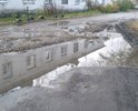 Дорога не ремонтировалась очень долго и находиться в ужасном состоянии, по это дороге водят детей в школу