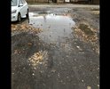 Очень большие ямы. Постоянные лужи. Ходить невозможно, постоянная грязь. Отсутствуют парковочные места. Во дворах темно, жители пожилого возраста из-за ям часто попадают в травмоопасный ситуации. Эти проблемы уже на протяжении более 15 лет!