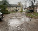 Дорога в центре города! Находится в ужасном состоянии единственная дорога к домам, освещение отсутствует,дренаж отсутствует, вода стоит затопляет жилые дома. Ремонт не производился с советских времён.