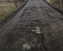 В период с 2000 года по настоящее время в дер. Котляково г.о. Домодедово Московской области, на ул. Новостройка и прилегающих к ней территории было постороено более 42 частных домов, в которых проживает боле 120 человек. Все указанные дома имеют единственный	выезд на автомобильную  дорогу Семивраги-Домодедово через ул. Новостройка дер. Котляково.  Администрация г.о. Домодедово Московской области не исполняет свои обязанности по строительству подоходной дороги к указанным домам на протяжении 20 лет, т.к. считают что дорга находится в удовлетворительном состоянии - за счет денежных средств жителей деревни, и следовательно ее можно не строить и не ремонтировать!!!!
Прошу оказать помощь и прекратить порочную практику строительсва и ремонта этой дорги за счет средств жителей. Администрация за 20 лет ни копейки не вложила в эту Дорогу.