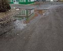 Район соц.город,ул.Котовского 20, ямы, лужи и грязь, хуже чем на поле! Слов нет, одни эмоции, с колясками не проехать, дети постоянно в грязи и рискуют оказаться на штырях и арматуре.Ливневых канализаций нет.Тротуарных дорожек нет.Освещения нет. Ремонт не делался уже более 10 лет.