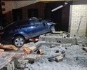 На пересечении ул. Красноармейская - ул. Тони- Меньшениной в районе дома №70, постоянно въезжает авто транспорт двигающийся по ул. Тони Меньшениной.
В результате чего повреждают забор, ворота, конструкцию частного дома, придомовые насаждения, опора ЛЭП, бордюрные ограждения.
Предложения: установка "Искусственной неровности" для снижения скоростного режима на данном участке а также установка барьерного ограждения на Т-образном перекрестке ул. Красноармейская - ул. Тони Меньшениной.