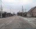 Старая и убитая дорога в центре города.Было множество латочных ремонтов, с применением самой современной кирпичной укладки. Но не помогло. Интересно, в Москве тоже кирпичами дороги делают?
Требуется: капитальный ремонт данного участка дороги,
           водостоки,
           другая придорожная инфраструктура.