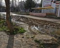 Много лет улица в таком состоянии. Проехать на автомобиле невозможно. Лужи высыхают только летом и то не всегда.