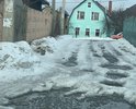 Дорога не асфальтирована, зимой не чиститься, по факту это не дорога, а просто экстремальное бездорожье