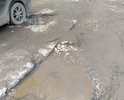 Здравствуйте! Прошу обратить внимание на состояние дорог и тротуаров в городе Остров-3 (квартал 3 Остров, г. Остров, Островский р-н, Псковская обл.) Дорога, в частности у дома №8, находится в очень плохом, ненадлежащем и разбитом состоянии. Сплошные глубокие ямы, колдобины. Дорога состоит из грязи, остатков щебня и крошек асфальта. Асфальтное покрытие практически полностью разрушено, что не соответствует нормам и создаёт угрозу водителям и пешеходам. Ямы просто невозможно объехать или обойти. Грейдер тут не поможет, он только усугубит ситуацию. Дорога не ремонтировалась несколько десятилетий. Летом, когда все лужи высохнут, у нашего дома сплошная пыль от проезжающих машин, которая поднимается на несколько метров.