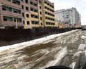 дорога разбита строительной техникой
стройка не оборудована пунктами мойки колес, вся грязь на дорогу и во дворы
улица постоянно занята грузовиками, приехавшими на стройку