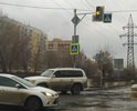 перед кольцом Крымской площади со стороны суда, уже неделю на дороге открыт люк и огромная выбоина