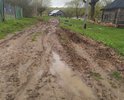 По всей деревне Торбеево дорог НЕТ! Сами жители в ямы наносят кирпичи, что видно на двух последних фотографиях. Платина в плачевном состоянии, ремонтом дорог и платины Администрация заниматься не хочет!!! Примите меры!!! Скорая проехать не может. В селе Бурнашево есть фельдшерский пункт, но до него добраться нет возможности, т.к. и до этого села дороги нет!