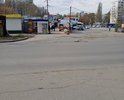 Необходимо провести ремонт дорожного полотна. Территория как после бомбежки. Ямы раньше засыпали, асфальтировали, но хватает на полгода.