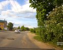 На улице Шмидта огромные ямы,  превышающие предельно допустимые значения. По этим улицам проходят маршруты общественного транспорта, а автомашины выезжают на встречные полосы, объезжая ямы. Эти повреждения дорожного покрытия подвергают реальной угрозе наши жизни, здоровью и имуществу, а также затрудняют в экстренных случаях передвижение скорой помощи, пожарной и иных спасательных служб. Считаю, что содержание дороги в таком состоянии является следствием бездействия и халатности должностных лиц администрации.