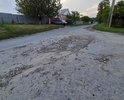По ул. Пушкина и Салова убитый асфальт уже много лет.Так же требуется тротуар и освещение. Места хватает только для проезда одной машины.