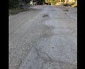 Ужасная дорога, от проезжающих машин столбом стоит пыль. Большие ямы. За 10 лет тут ни разу не ремонтировали дорогу.
