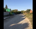Ужасная дорога, от проезжающих машин столбом стоит пыль. Большие ямы. За 10 лет тут ни разу не ремонтировали дорогу.