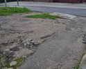 Этот участок никогда не ремонтировался, отсутствует асфальт. На участке камни, неровности, куски асфальта, оставленные при недавнем ремонте Московской ул. 

Просим, никакого песка и асфальтной крошки. Никаких временных мер. Организуйте укладку асфальта, все-таки это переход с оживленной улицы во дворы к 9 многоквартирным домам, по этой дороге дети ходят в 1 школу со всего района, в скором времени люди станут переходить дорогу через этот участок к новому ТЦ на Московской, 30 и проходимость еще больше возрастет.

Просим, не оставляйте пустот без асфальта, соедините полностью проезжую часть, асфальт у м. "Мирастрой", тротуар (виден на фото) и переход во двор к подъездам Московской, 11.