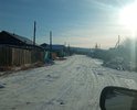 Улица Солнечная постройки 70-го года асфальта не было никогда. Адмнистрация частично сделала полотно но денег на все не хватает. Укладка плитами бетонными решит проблему быстро и просто и дешевле по затратам. Грунт песок половина и половина болото. Земляных работ немного. Необходима будет ливневка так как половина улицы на холме песчанном. Нет пешеходной дорожки. Нет знака устпи дорогу так как она сквозная и выходит на главные дороги. Является улицей спального района.