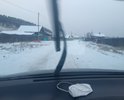 Улица Школьная в 2021 году подтоплялась поэтому силами штаба ЕДДДС была на 6% отсыпана. Необходимо поднять полотно выше и уложить бетонными плитами. Часто подтапливается через каждые 6 лет. Грунт гравий и песок. Ведет к мосту который разрушен частично. На болоте находится. Полотно дороги крепкое. Делалась последний раз в 2000 годе.