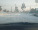 Новая улица сделали чернойовй вариант при передаче просьба населения через ОНФ Района не хватает средств на то чтобы уложить бетонными плитами так как грунт песок и глина. Сделана была в 2021 году путем оптимизации размещения свободного грунта от ремонта региональной дороги. Сквозная улица к местам отдыха и покосам. Является спальным Районом. Знаков нет. Ямы и ухабы после дождей. Проходит по болотистому участку поэтому после ремонта быстро приходит в негодность. Средств на стыпку крепкой подушки не хватает.