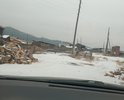 Проулок является сквозным для хознужд и проезда между улицами сделан только на 45% в 2018 году отсыпан частично. Необходима дальнейшая отсыпка по направлению к реке и доработка. Пользуются в зимнее время так как грунт глина и дерн . Низина. Знаков нет. Необходима укладка бетонными плитами и ливневка. Находится на низком участке. Средств не хватает.