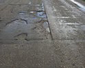 Дорога с бетонным покрытием на Песчаную балку, в силу плохого состояния, эксплуатация которой должна быть запрещена (см. ниже из ответа администрации г. Феодосии).
Просим администрацию г. Феодосии установить 2 остановочных пункта (автобусные остановки) на съезде с дороги 35 ОП Р3 35А-001 Феодосия – Керчь на Песчаную балку по бетонке, сделать ямочный ремонт дороги на Песчаную балку. Кроме того, принять на баланс эту дорогу и внести ее в перечни улиц пгт Приморский и в соответствующие программы по улучшению автобусного обслуживания и содержания автомобильных дорог.
Правление ТСН Парус обратилось в администрацию муниципального образования г. Феодосия о создании муниципального автобусного маршрута регулярного сообщения между ТСН Парус и пгт Приморский (длина заезда по дороге на песчаную балку около 2 км) и внесении его в Реестр муниципальных автобусных маршрутов регулярного сообщения на территории муниципального образования г. Феодосия. В ответе администрация г. Феодосии предлагает пользоваться автобусом, который движется по автомобильной дороге 35 ОП Р3 35А-001 Феодосия – Керчь, на которой возле съезда на ТСН Парус по Песчаной балке не установлены автобусные остановки - остановочные пункты. Кроме того, в ответе нам сообщили, что Бетонка не стоит на балансе муниципалитета. ТСН Парус направил второе письмо с просьбой разместить остановочные пункты и взять Бетонку на баланс. Получили ответ о направлении письма ГУП РК «Служба автомобильных дорог Республики Крым» в целях оказания содействия по вопросу оборудования остановочных пунктов для проезда членов ТСН «Парус», кроме того, нам сообщили, что транспортно-эксплуатационное состояние участка автомобильной дороги от автомобильной дороги общего пользования регионального значения 35 ОП Р3 35А-001Феодосия – Керчь до СНТ "Нептун" (ниже ТСН Парус) не соответствует требованиям технических регламентов и установленным требованиям ГОСТ РФ в части обеспечения безопасности дорожного движения, а эксплуатация подвижного состава по дорогам, транспортно-эксплуатационное состояние которых не соответствует требованиям технических регламентов и установленным требованиям ГОСТ РФ, запрещена. Приведены прямые выдержки из писем. В летнее время по бетонке на Песчаную Балку (пляж на берегу Черного моря) едут сотни легковых и грузовых автомобилей и идут сотни людей (тротуар, в том числе велосипедные дорожки отсутствуют).