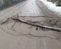 Часть 2. Дорога в деревню Соболиха грунтовая. Старые мостики деревянные сверху засыпаны грунтом промоины большие необходим ремонт мостиков, грунт песок и суглинок частично гравий. То есть необходимо укласть бетонными плитами так как там часто ходит гусеничная техника или асфальтом. Не делалась давно. Грейдируется иногда. Знаки не все. Необходима ливневка. Так как идет через утес. Необходимо отремотировать сам Утес так как он яволяется лицевой частью выходящей на Байкальскую Гавань туристско-рекреационная зона отдыха. Я мы, ухабы после дождей разбивается полностью так ходят грузовые авто и лесовозы. Подушку дороги необходимо полностью отсыпать новое разбито и выгрейдировано почти до основания. Покрытия нет вообще. в 2022 году размывалась наводнениями.