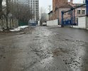 ул. Ленина, на участке от перекрестка с ул. Пушкина до здания ул. Копылова, д. 15, частично отсутствует дорожное полотно, необходим ямочный ремонт.