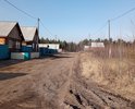МКР. Сосновый. Новостройки. Администрация отгрейдировала 50% улицы. Остальные 50% необходимо полностью делать.Грунт супесь и песок. Выходит к военной дороге и АЗС. Проведена ЛЭП.На дороге камни, пни, валежины, рытвины, глина. Необходима отсыпка:

Кроме того в 25 км расположен Черемшанский кварцит в настоящее время прокуратура провела проверку совместно с Бурприроднадзором и там было выявлено образование отходов от производства Кремния, в случае отсутствия угрозы здоровью при экспертизе грунта в карьере его можно использовать для отсыпки дороги. Так как Бурприроднадзор потребует устранить насыпи незаконного образования полигона отходов карьера и его необходимо будет куда то складировать. Прошу передать в РИК ОНФ Бурятии. Письмо составлено в Минтранс РБ об этом. Но дополнительно прошу ОНФ проконтролировать.