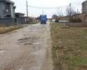 Автомобильная дорога находится в аварийном состоянии, имеет большие ямы и деформацию асфальтового покрытия (наступила ситуация, что ямы уже негде объезжать), что нарушает требования безопасности дорожного движения при движении автотранспорта и пешеходов и может привести к травмированию людей.
Дорога по ул. Чкалова была построена в 80-е года прошлого столетия и с того времени никакой ремонт не производился кроме частичного- замены асфальтового покрытия на выезде на ул. Аллея Дружбы.
На аварийном участке находится около 20 домовладений и детский санаторий Морской в котором часто отдыхают дети с ДЦП и ограниченными возможностями в движении. И вот по этим ямам в 1,5 метра шириной и глубиной 10 сантиметров родители вынуждены таскать коляски со своими детьми. Что создаёт негативное отношение людей к отдыху в Крыму.
На протяжении более 200 метров дорожное полотно и бордюрный камень приведено в полное несоответствие всех руководящих документов, законодательных актов и ГОСТов РФ. Все должностные  лица которые обязаны контролировать качества дорог и безопасность дорожного движения не выполняют свои обязанности, тем самым нарушают законы РФ.